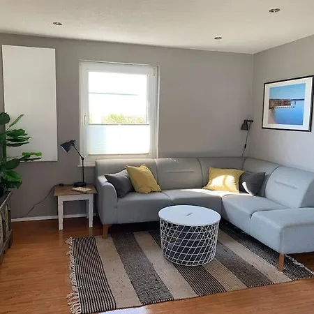 Solken Mit Grosser Terrasse Und Kaminofen פלאו אם זה